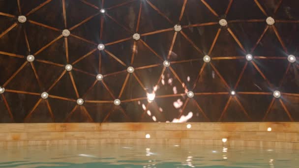 Inside the dome of Sultaniye Kaplicalari hot springs in Koycegiz, Mugla, Turkey — Stock Video