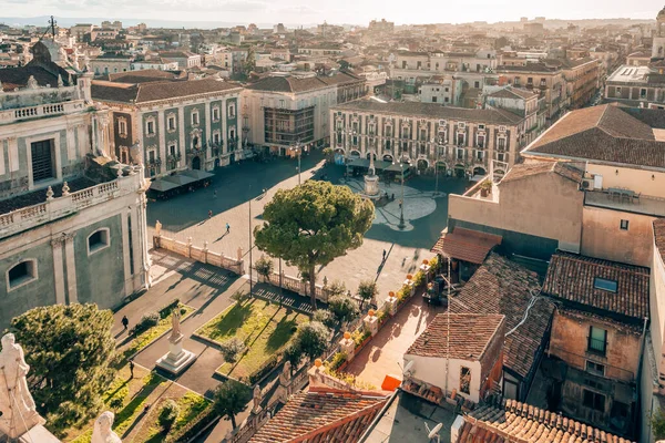 Sicilya, Catania 'daki Piazza Duomo manzarası — Stok fotoğraf