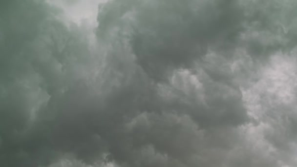Cinza escuro nuvens tempestade fundo — Vídeo de Stock
