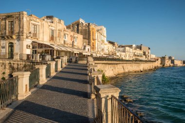 Syracuse, Sicilya 'daki Ortigia adasının rıhtımı