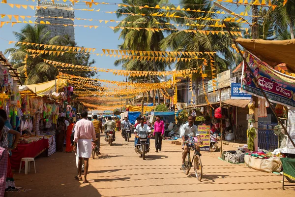 Leven op straat in de buurt van Murudeshwar tempel — Stockfoto