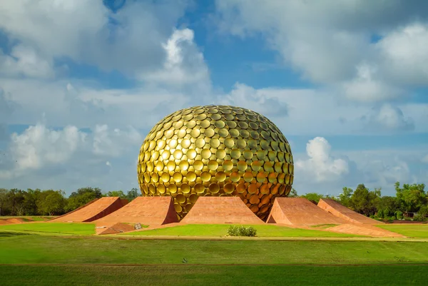 Golden Temple in Auroville — Stock Photo, Image