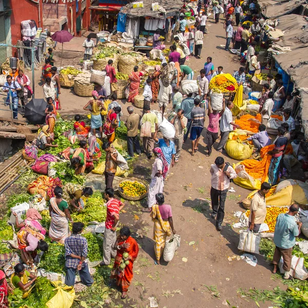 Grande multidão de pessoas no Mercado de Flores — Fotografia de Stock