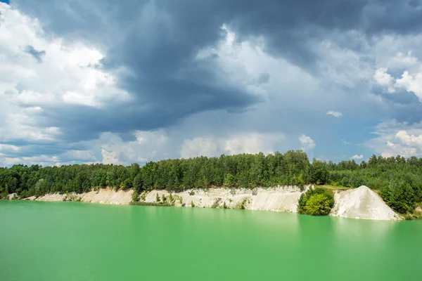 赫罗德那附近的 Chalkpit 湖 — 图库照片