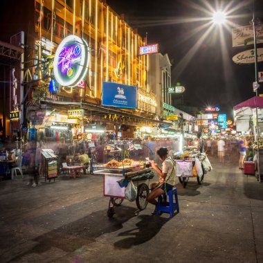 Sokak gıda satıcı ve turistik dükkanlar