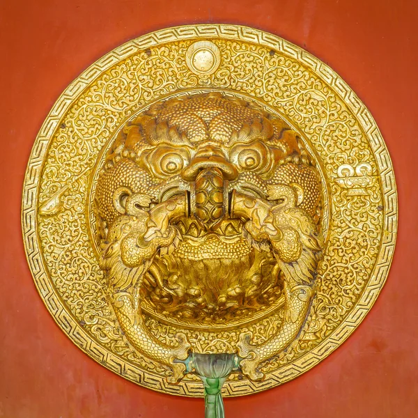 Mooie gouden deur handvat — Stockfoto