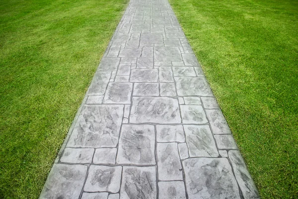 Stone walkway in park — Stock Photo, Image