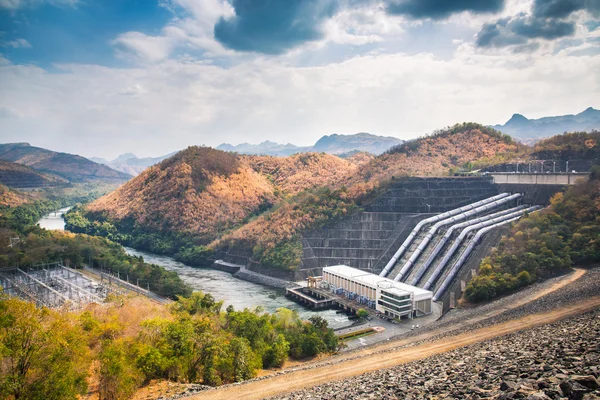 Central eléctrica Barragem de Srinagarind — Fotografia de Stock