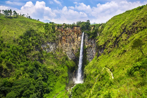 Sipisopiso waterfall in Sumatra — Stock Photo, Image