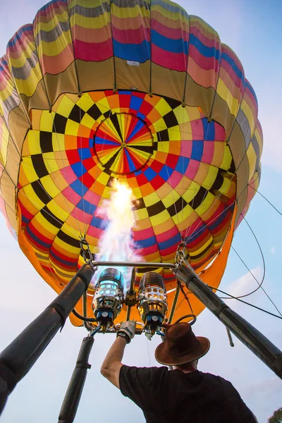 Staff setting balloon before releasing to the sky — Stock Photo, Image