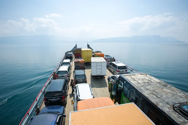 Veerboot op de lake Toba — Stockfoto