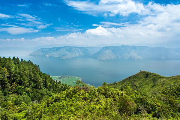 Lago toba em Sumatra do Norte — Fotografia de Stock