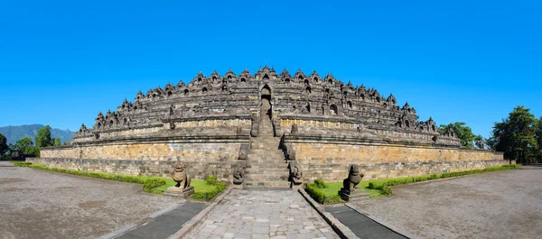 Buddhistiska templet Borobudur komplexa — Stockfoto