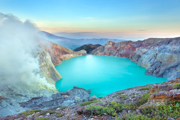 Kawah Ijen'de güzel gün doğumu
