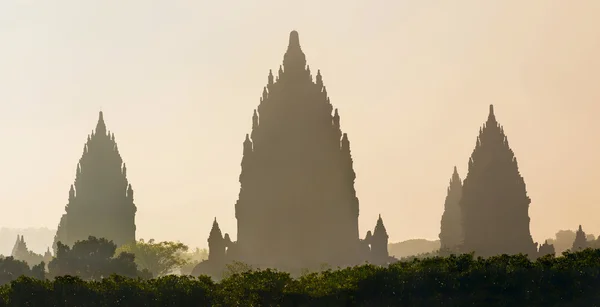 Sunrise over Prambanan temple — Stockfoto