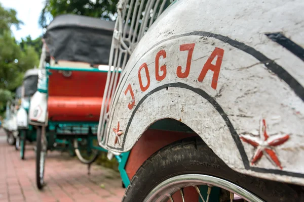 Primer plano de los trishaws en la calle —  Fotos de Stock