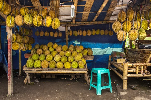 Fruits on street market stall — Stock Photo, Image