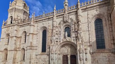 Lizbon, Portekiz 'deki Jeronimos Manastırı' nın muhteşem yüzü. Hieronymus Manastırı, Mosteiro dos Jeronimos, Lizbon Belem Bölgesi, Portekiz. Ünlü Lisboa simgesi