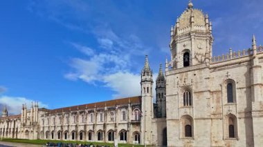 Lizbon, Portekiz 'deki Jeronimos Manastırı' nın muhteşem yüzü. Hieronymus Manastırı, Mosteiro dos Jeronimos, Lizbon Belem Bölgesi, Portekiz. Meşhur Lisboa simgesi. Yavaş dönüm atışı