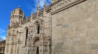 Lizbon, Portekiz 'deki Jeronimos Manastırı' nın muhteşem yüzü. Hieronymus Manastırı, Mosteiro dos Jeronimos, Lizbon Belem Bölgesi, Portekiz. Meşhur Lisboa simgesi. Görüntüler gösteriliyor
