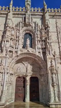 Lizbon, Portekiz 'deki Jeronimos Manastırı' nın muhteşem yüzü. Hieronymus Manastırı, Mosteiro dos Jeronimos, Lizbon Belem Bölgesi, Portekiz. Ünlü Lisboa simgesi