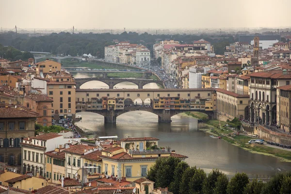 Florence s mostem Ponte Vecchio — Stock fotografie