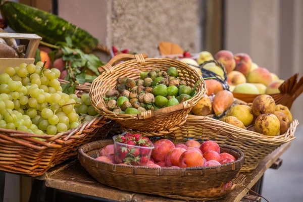 Fruits and Vegetables in baskets — Stock Photo, Image