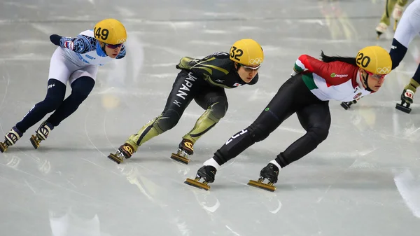 Relais de piste courte chauffe 3000 m pour dames — Photo