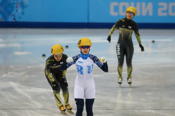 女子 3000 m 加熱ショート トラック リレー — ストック写真