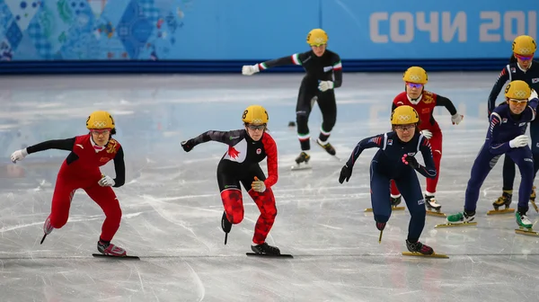 Ladies' 3000 m värmer korta spår Relay — Stockfoto