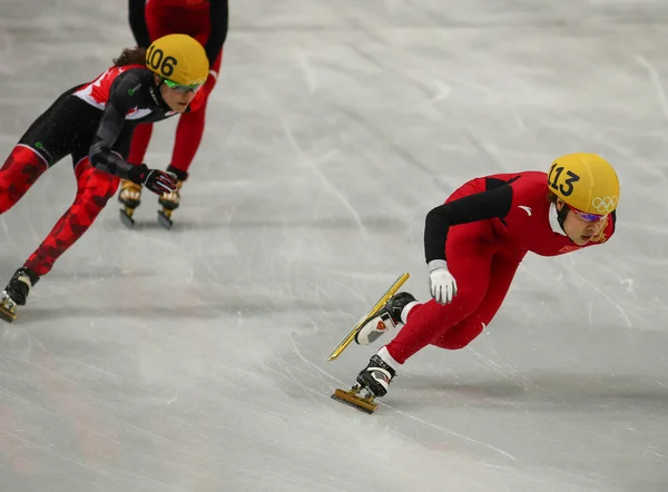 Relais de piste courte chauffe 3000 m pour dames — Photo