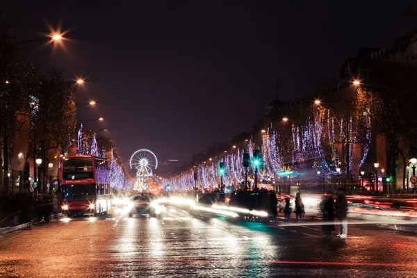 Avenue des champs-Elysées noční pohled — Stock fotografie