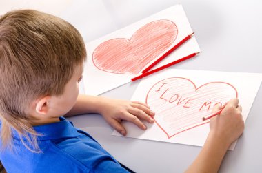 Childs'ın el çizimi ben anne seviyorum, bir kalp