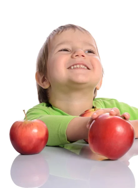 白い背景の赤いリンゴとかわいい子 — ストック写真