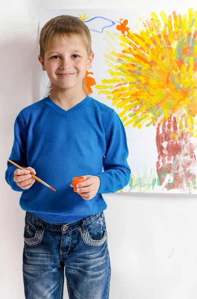 Boy draws a picture — Stock Photo, Image