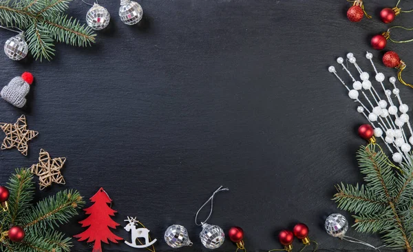 Noel Süsü Noel Oyuncaklarından Yapılmış Çerçeve Mesaj Için Boş Alan — Stok fotoğraf
