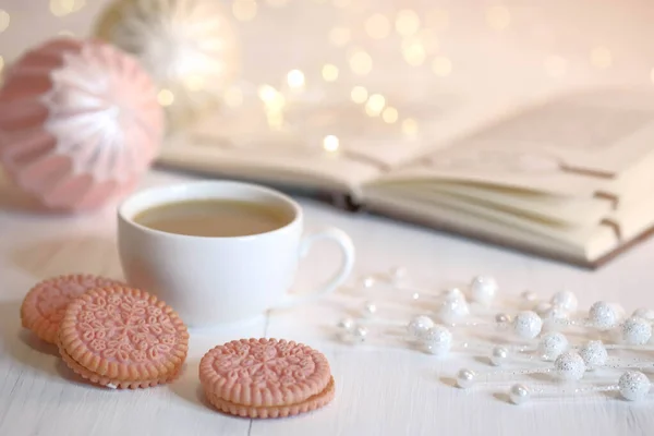 Libro Bola Galletas Taza Con Cacao Malvaviscos Decoraciones Navidad — Foto de Stock