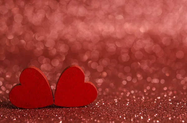 Corações Madeira Vermelha Superfície Brilhante — Fotografia de Stock