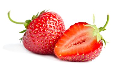 Beyaz arka plan üzerinde izole kırmızı tatlı strawberrys