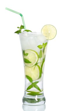 limon ve nane ile soğuk buzlu limonata