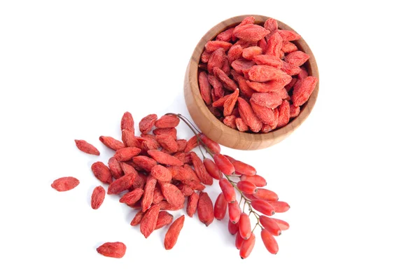 Bayas y bayas de goji aisladas sobre fondo blanco — Foto de Stock