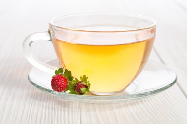 Fincan çay ve strawbarries Beyaz ahşap tablo