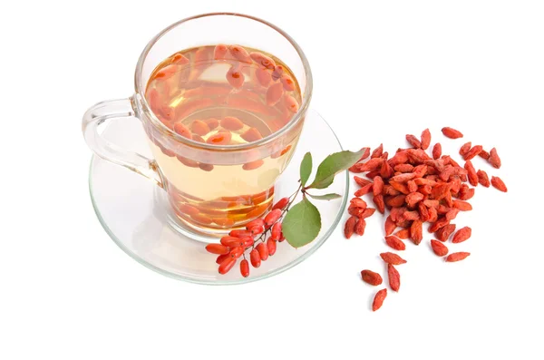 Goji frischer antioxidativer Tee isoliert auf weißem Hintergrund — Stockfoto