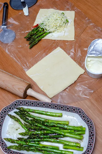 Puff Pastry Ham Asparagus Wooden Table — Stock Photo, Image