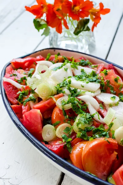 Томатный салат — стоковое фото