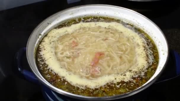 Suppe kochen — Stockvideo