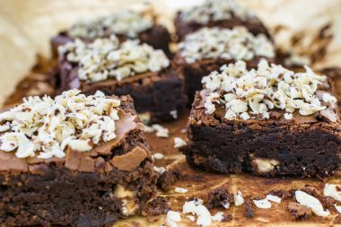 Çikolata fındık kek