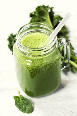 sağlıklı yeşil smoothie