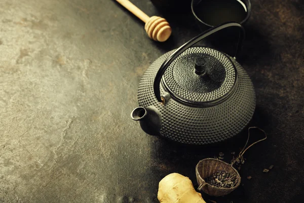 Imagen de tetera y tazas orientales tradicionales —  Fotos de Stock