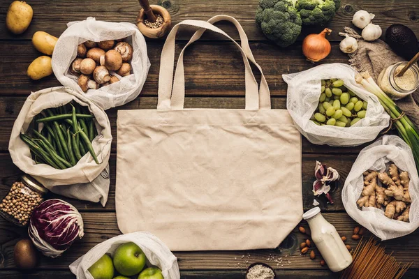 Eco friendly shopping alimentare o concetto di cucina Stile di vita libero di plastica — Foto Stock